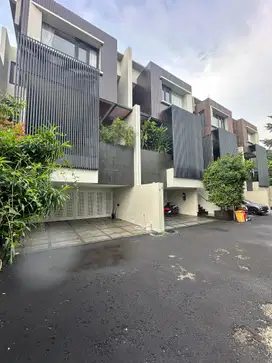 DIJUAL RUMAH SECOND TERAWAT DI CIPETE CILANDAK JAKARTA SELATAN