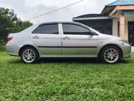 Toyota Vios tipe E thn 2003