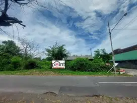 Tanah Pekarangan Tepi Jalan Raya area Wisata Janti