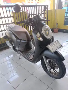 SCOOPY PRESTIGE TAHUN 2023