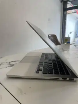 For Sale! MacBook Pro 2015 i5 8/256 Gb Silver