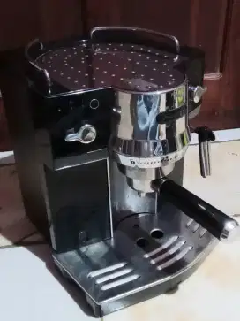 Mesin Kopi (  DELONGHI )  - EC - 820 B -