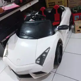 Mainan mobil aki anak