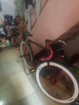 Sepeda fixie retro black