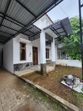 DISEWAKAN SEBUAH RUMAH DENGAN UDARA SEJUK DAN VIEW GUNUNG