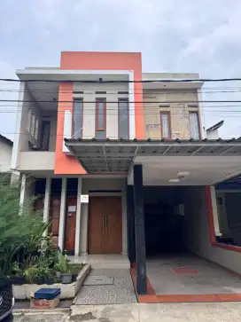 DISEWAKAN RUMAH 2 LANTAI SEMI FURNISH CIJAURA BANDUNG