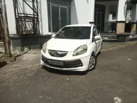 DP Rendah - HONDA BRIO 1.3 E BENSIN M/T 2013 PUTIH