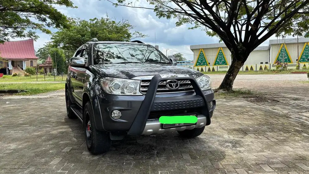 Toyota Fortuner G 2010 Diesel M/T