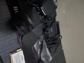 KAMERA DSLR CANON 700D (BEKAS)