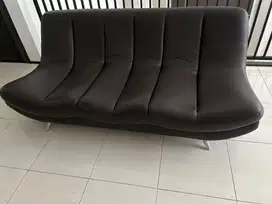 Sofa Minimalis Bentuk Curve Cantik Warna Coklat