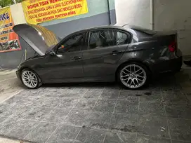 BMW 320i 2005 Bensin