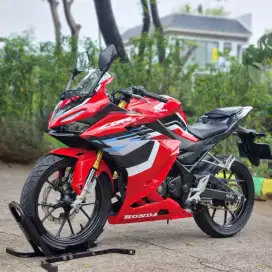 HONDA NEW CBR150R MERAH HITAM 2021 KM 9K PAJAK ON SIAP GAS