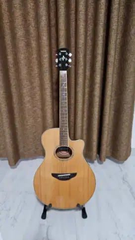 Dijual Gitar Yamaha type APX 600