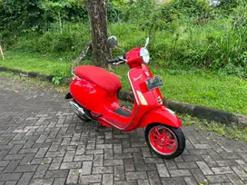 Vespa Primavera RED limited aids