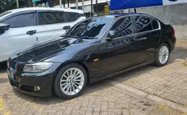 BMW 320i 2011 Bensin