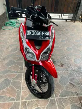 Vario 125 maroon