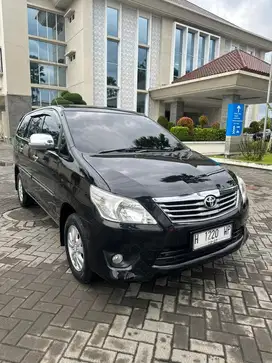 Kijang Innova G 2012