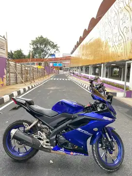 Yamaha R15 Second