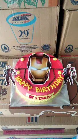 Kue ulang tahun superhero