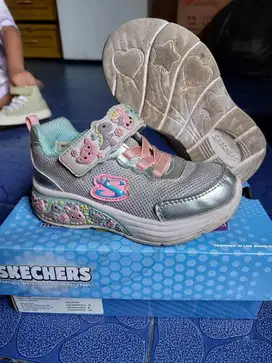 Preloved sepatu anak perempuan Merk SKECHERS