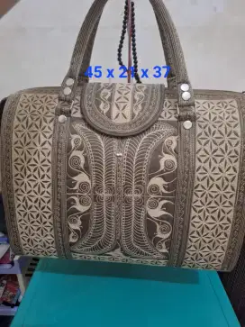 Tas branded aigner
Coklat cream batik
Tas berangkat umroh
Uk 45 x 21 x