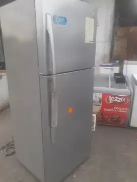 Kulkas.2 pintu jumbo merk LG