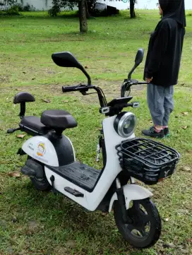 Dijual Cepat Sepeda Listrik Uwinfly RF 6 (Nego tipis)