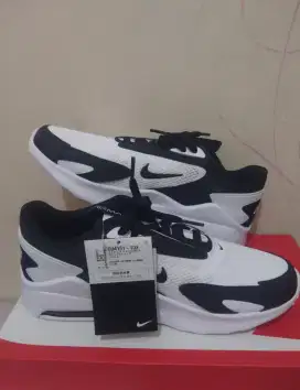 Sepatu sneaker NIKE air max bolt white/black-white