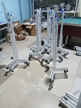 Tiang Infus kaki 3 besi