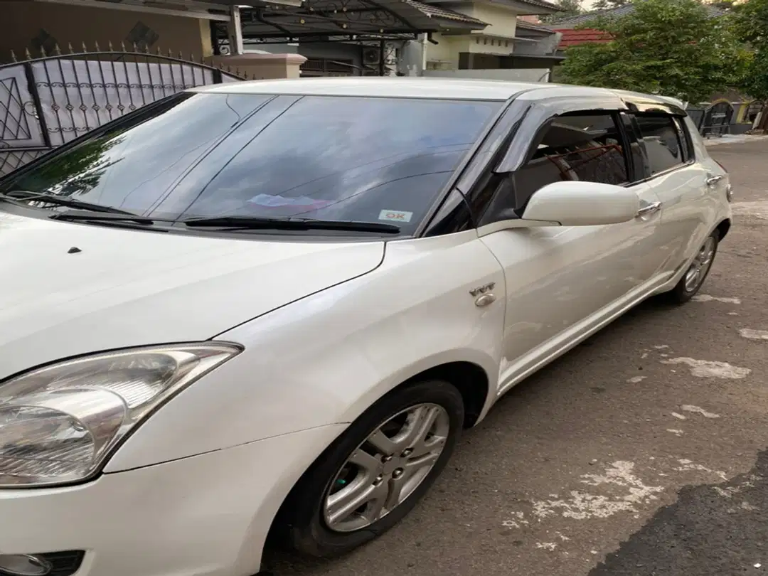 Suzuki Swift 2012 Bensin