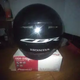 Helm fullface bawaan cbr