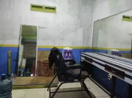 Dibutuhkan tukang pangkas rambut