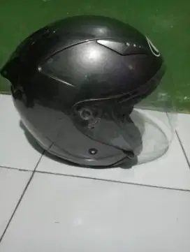 Di jual aja gan helm merk kyt DOT siz3