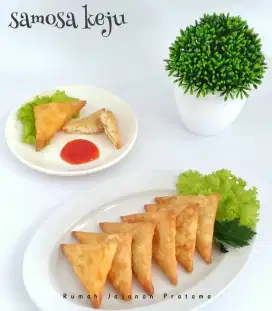 Cemilan Samosa ayam / samosa keju