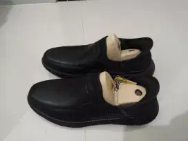 Sepatu Kerja Skechers size 46 Slip In