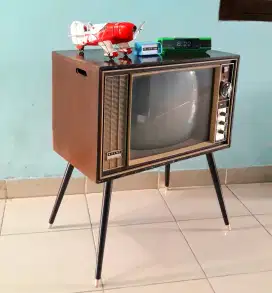 TV jengki sharp lawas antik jadul vintage