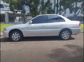 LANCER GLXi 2001