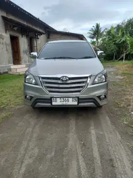 Toyota innova 2014