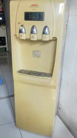 Dispenser Sanken panas dingin