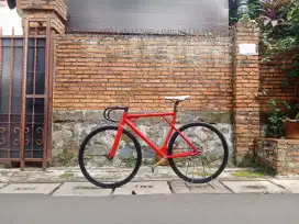 Sepeda fixie basics air trak