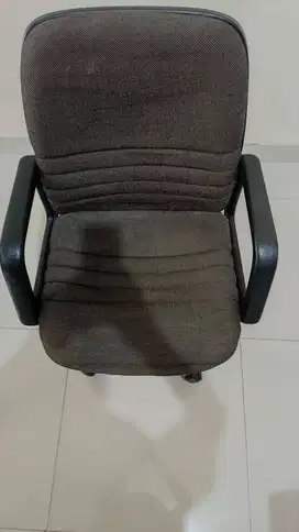 DIJUAL KURSI KANTOR KOKOH DAN BESAR