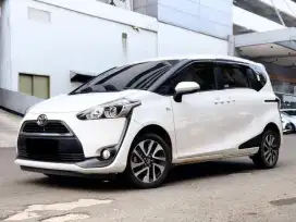 Toyota Sienta 1.5 V AT 2019