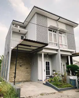 Dijual Rumah Akses Strategis Free Kanopi di Ahsana Kediri