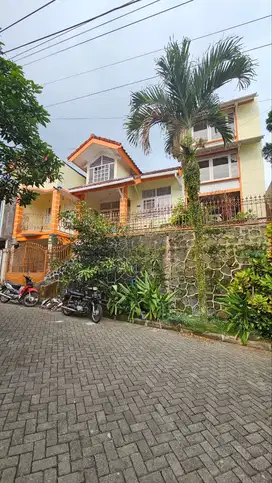 Dijual Rumah Siap Huni & Terawat di Perum Puncak Buring Indah, Malang