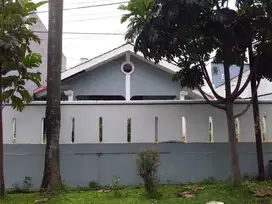 DIJUAL RUMAH MURAH HITUNG TANAH DI PERMATA HIJAU LOKASI PINGGIR JALAN