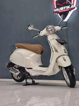 KM 11rb Gres‼️Vespa Primavera 150 Iget ABS 2022 - Zaky Mustika