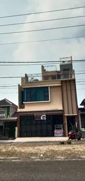 Rumah Mewah Untuk Tinggal Atau Usaha Kosan