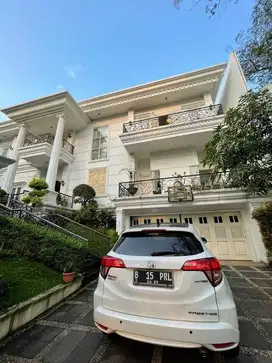 Dijual Rumah Tirta Golf BSD Tangerang Selatan