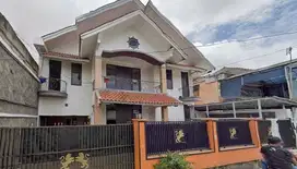 di jual rumah di lembang bandung pinggir jalan  aset bank. hrg 2,7m