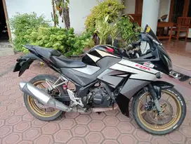 DIJUAL MONTOR CBR 150r Tahun 2016